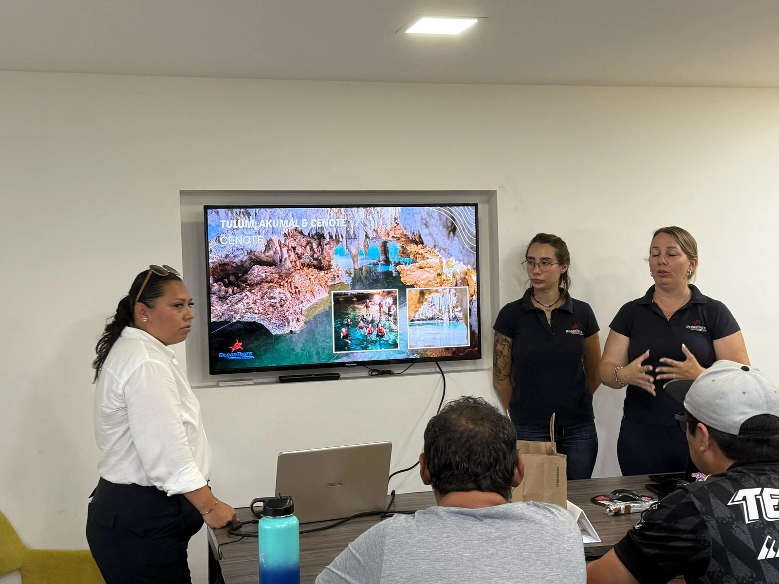 Pantalla y espacio de reunión en Work It